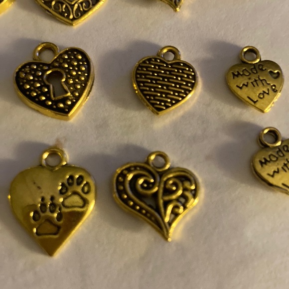 Lot of 12 gold charms/pendants heart theme for jewelry - Picture 4 of 4